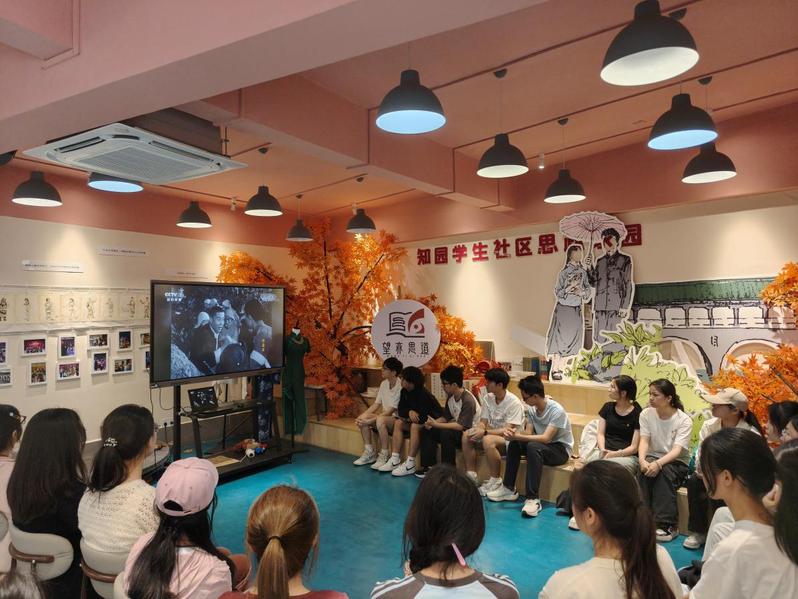 红色基因传薪火 光影铸魂强信念...